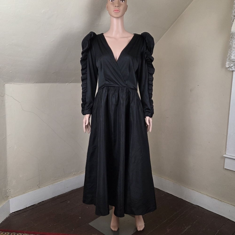 Victor Costa Black Midi Dress Puff Sleeve V Neck Ruched Sleeve Pocketed M